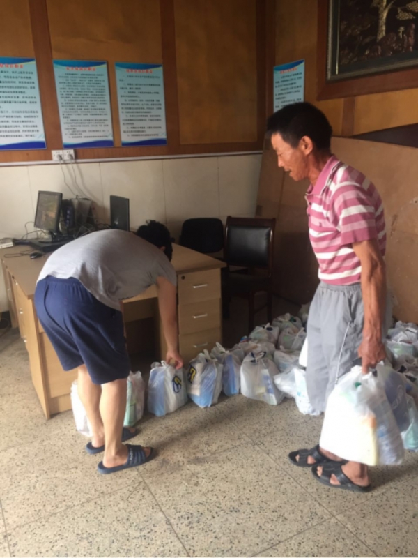 三伏高温送清凉  致敬一线新利(中国)股份有限公司人